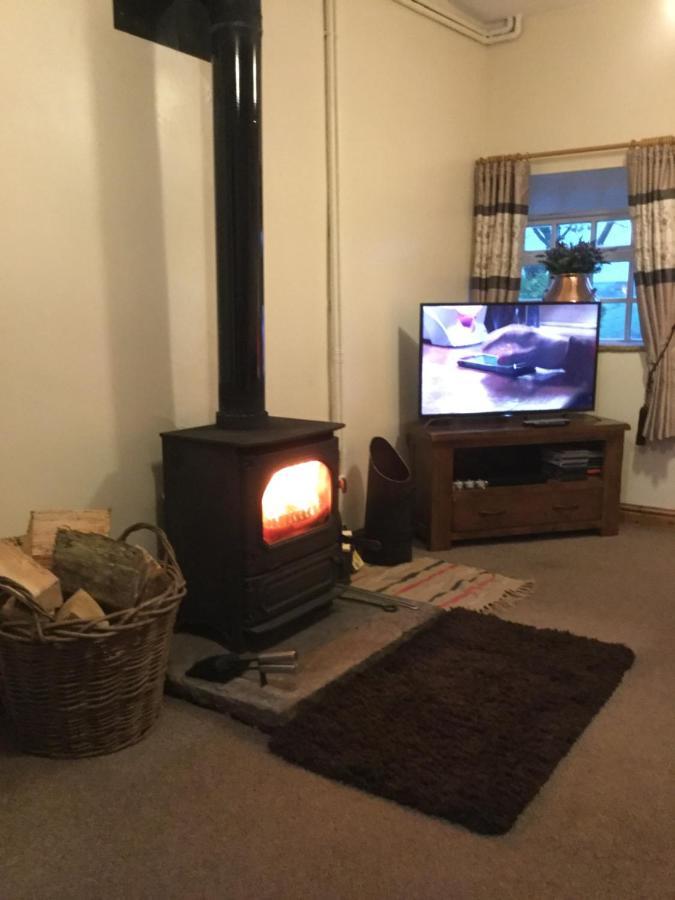 Cosy Rural Cottage Peak District, Pets Welcome Hollinsclough Екстериор снимка